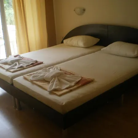 Hawaii Hotel Łozenec